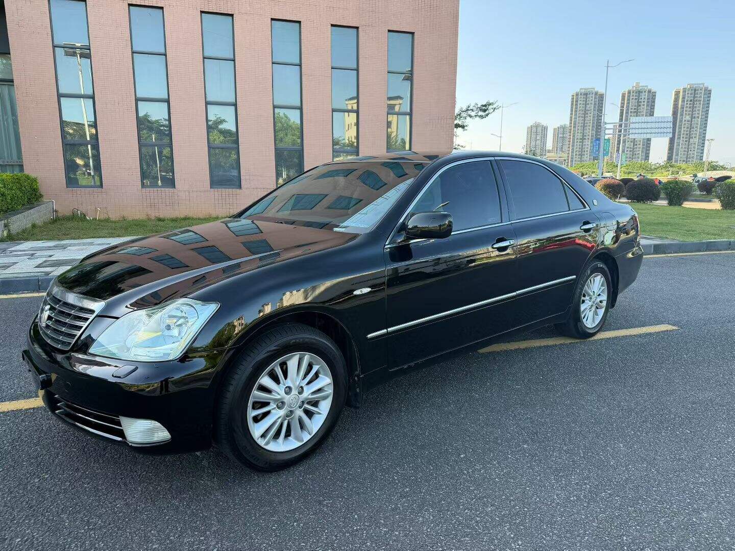 2005 Crown 3.0 Royal E Leather Edition