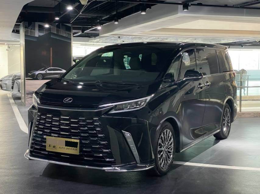 LM500h 2.4T 6-seat Prestige Edition