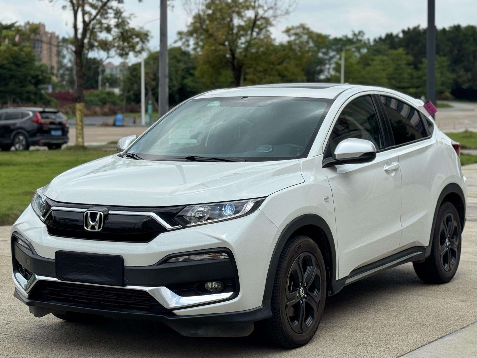 XR-V 1.5T CVT 220TURBO Luxury Edition