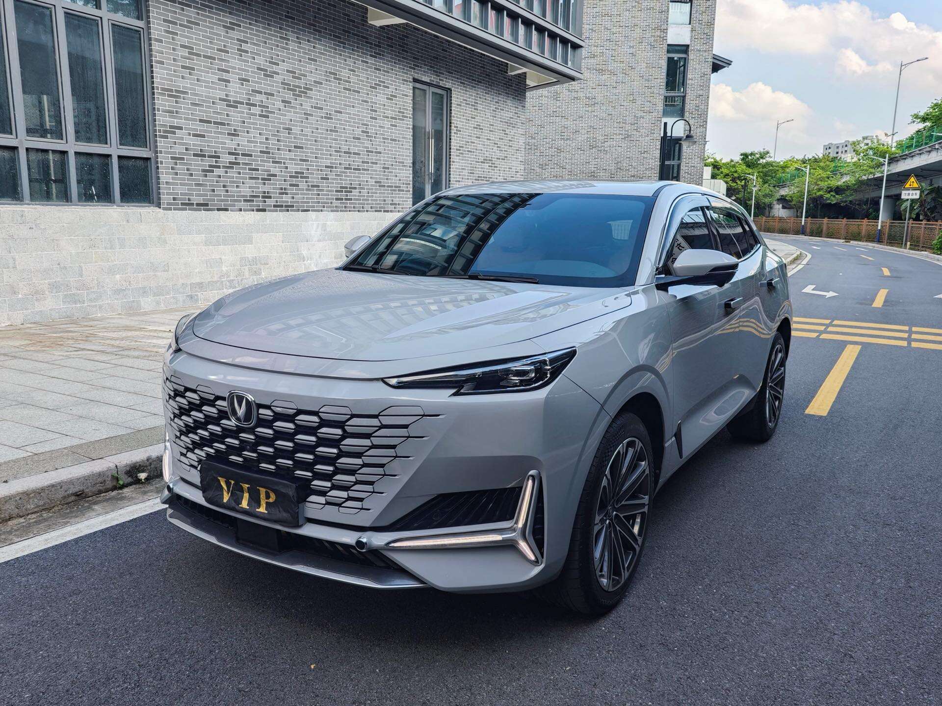 UNI-K 2.0T Luxury Edition
