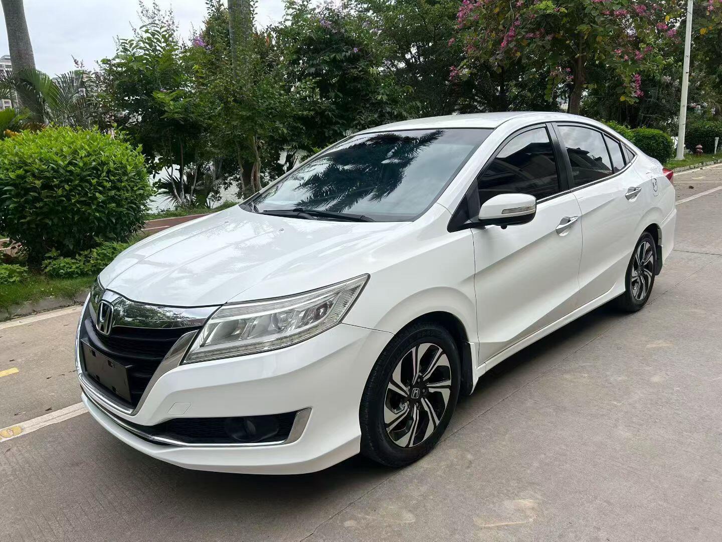 Idol 1.8 CVT Luxury Special Edition