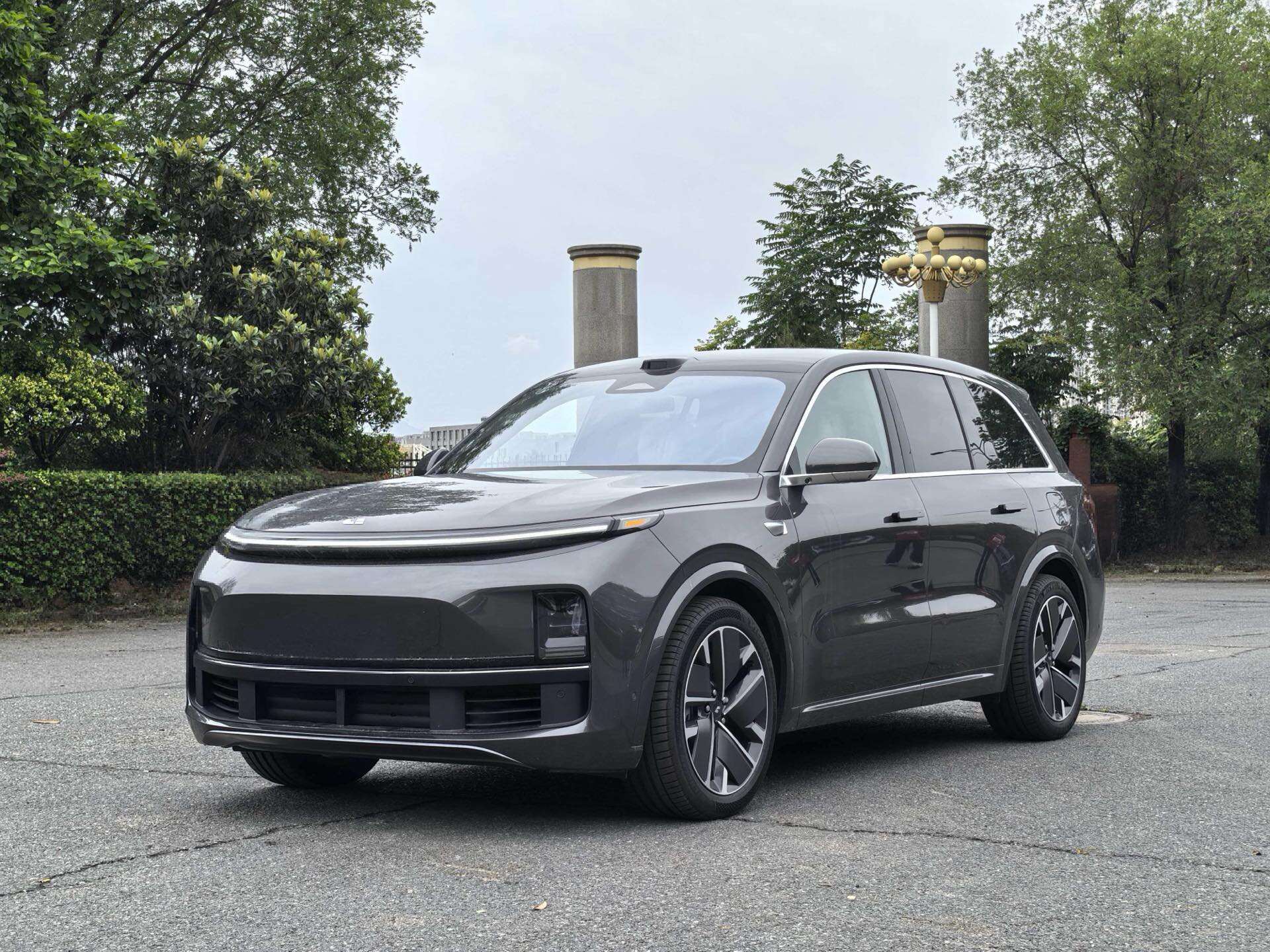 2025 L8 Ultra Smart Refreshed Version