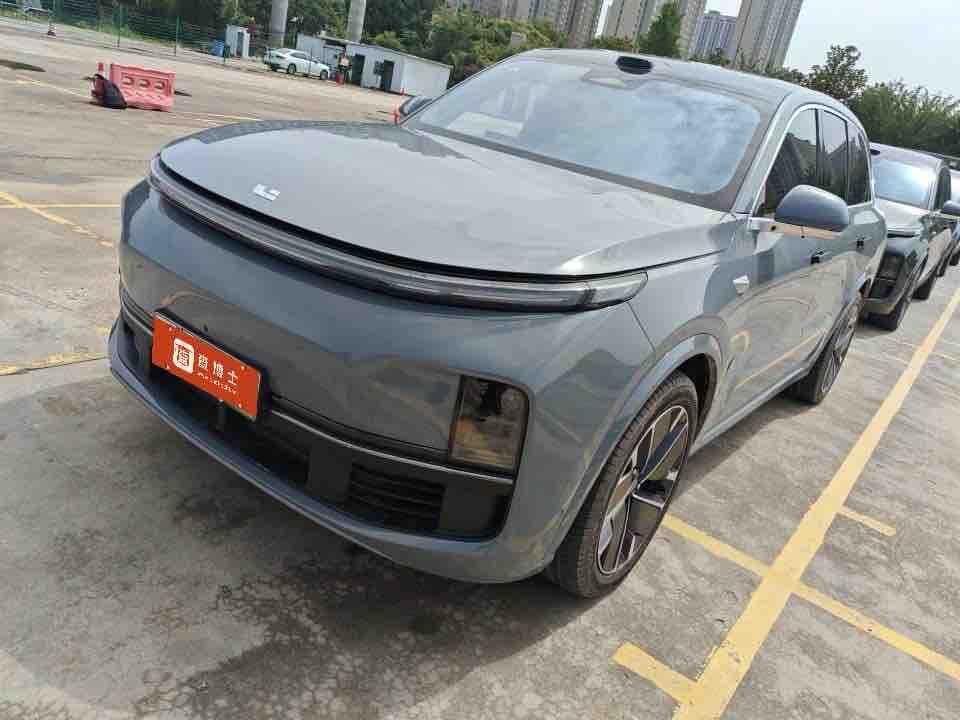 2025 L8 Ultra Smart Refreshed Version