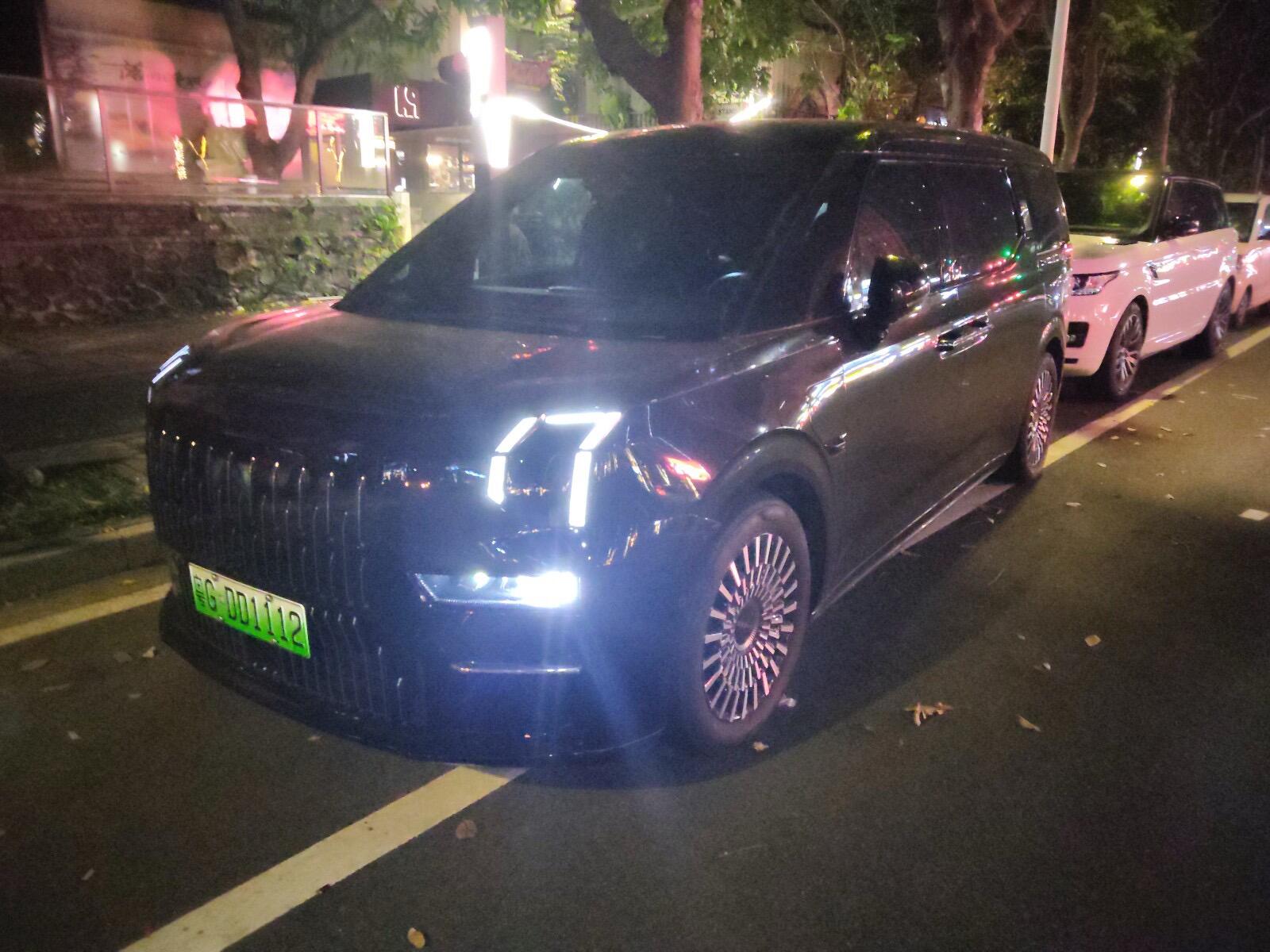 2022 Zeekr 009 WE Version (Facelift)
