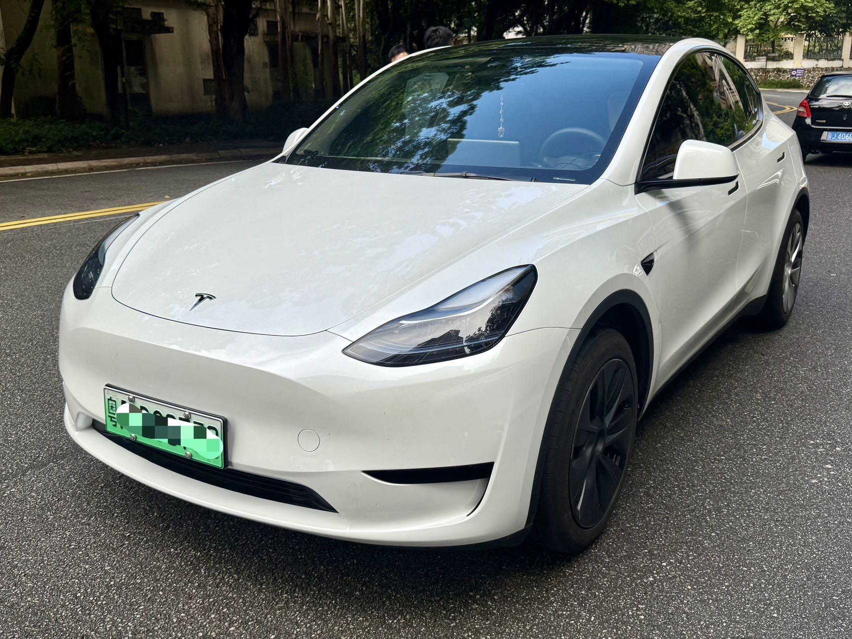 Model Y 后轮驱动版