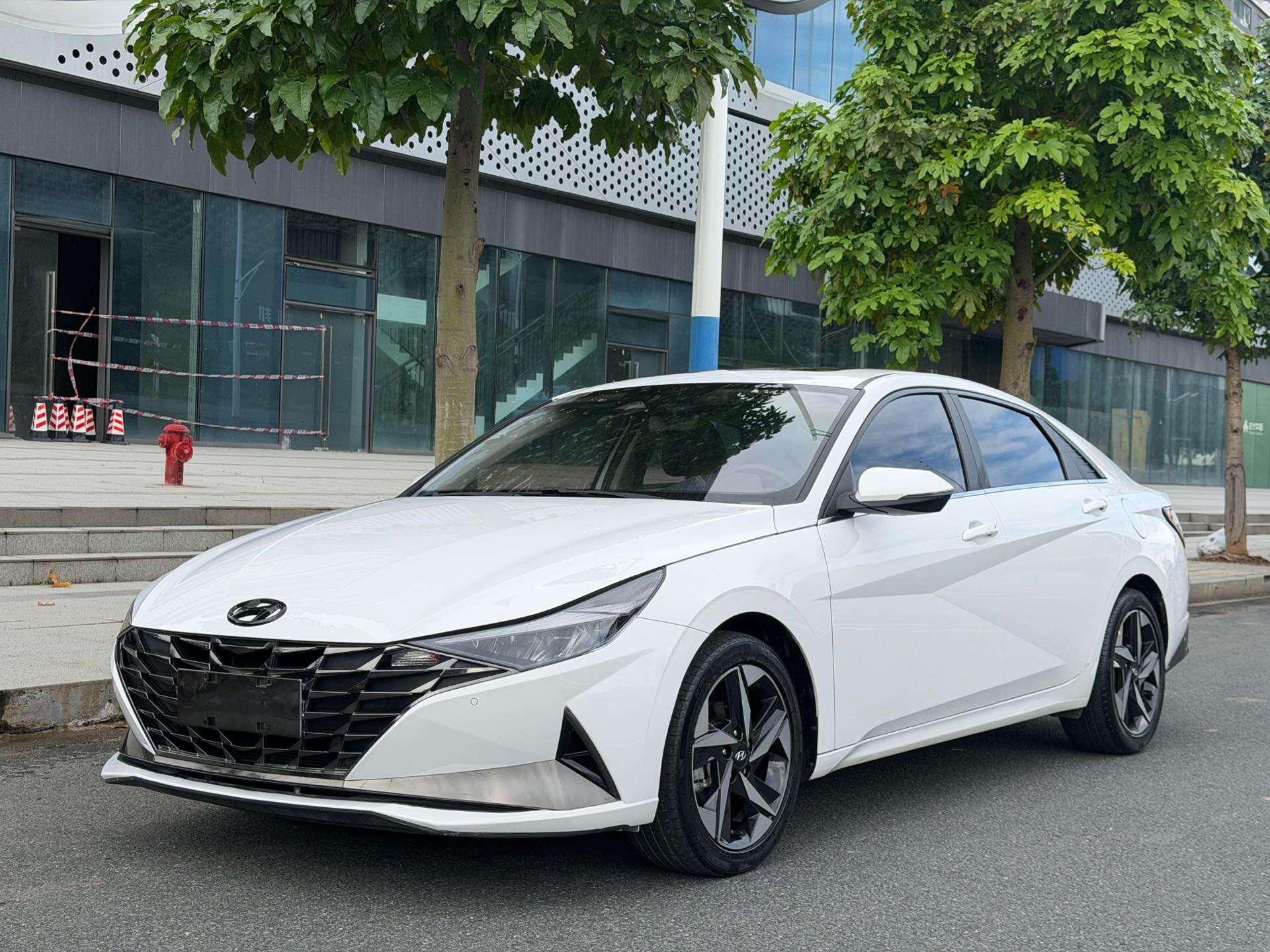 Elantra Sedan 1.5 CVT LUX Premium Edition
