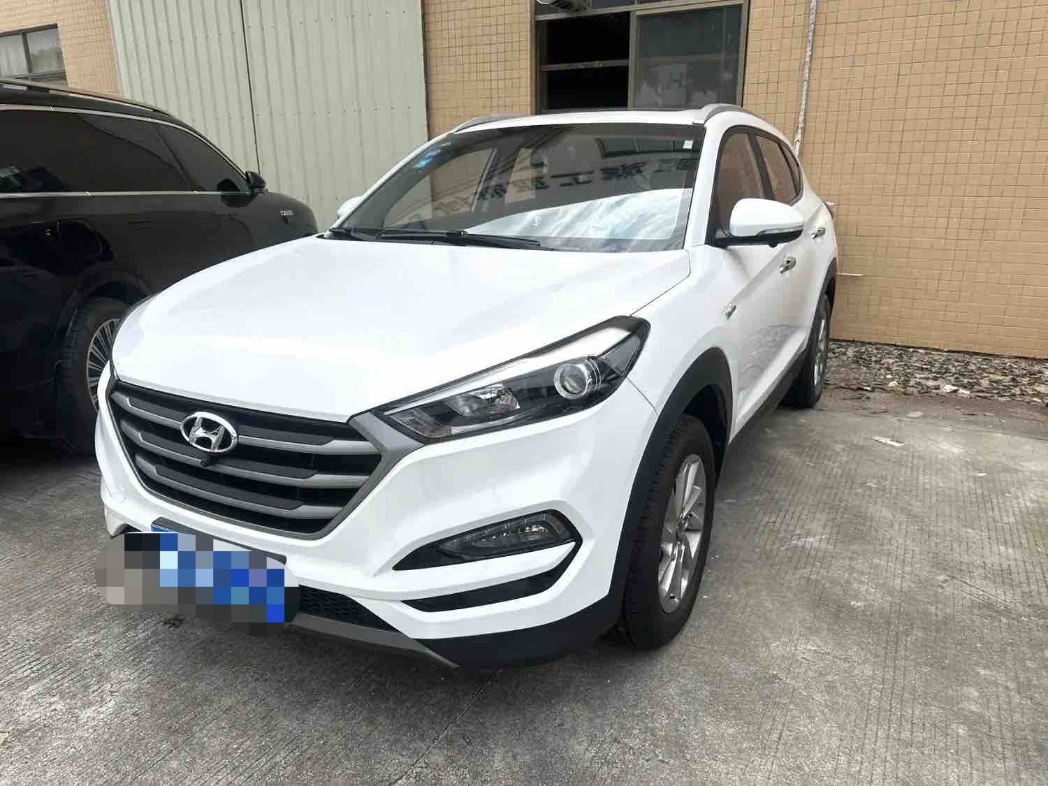 Tucson 1.6T GLS 2WD Smart