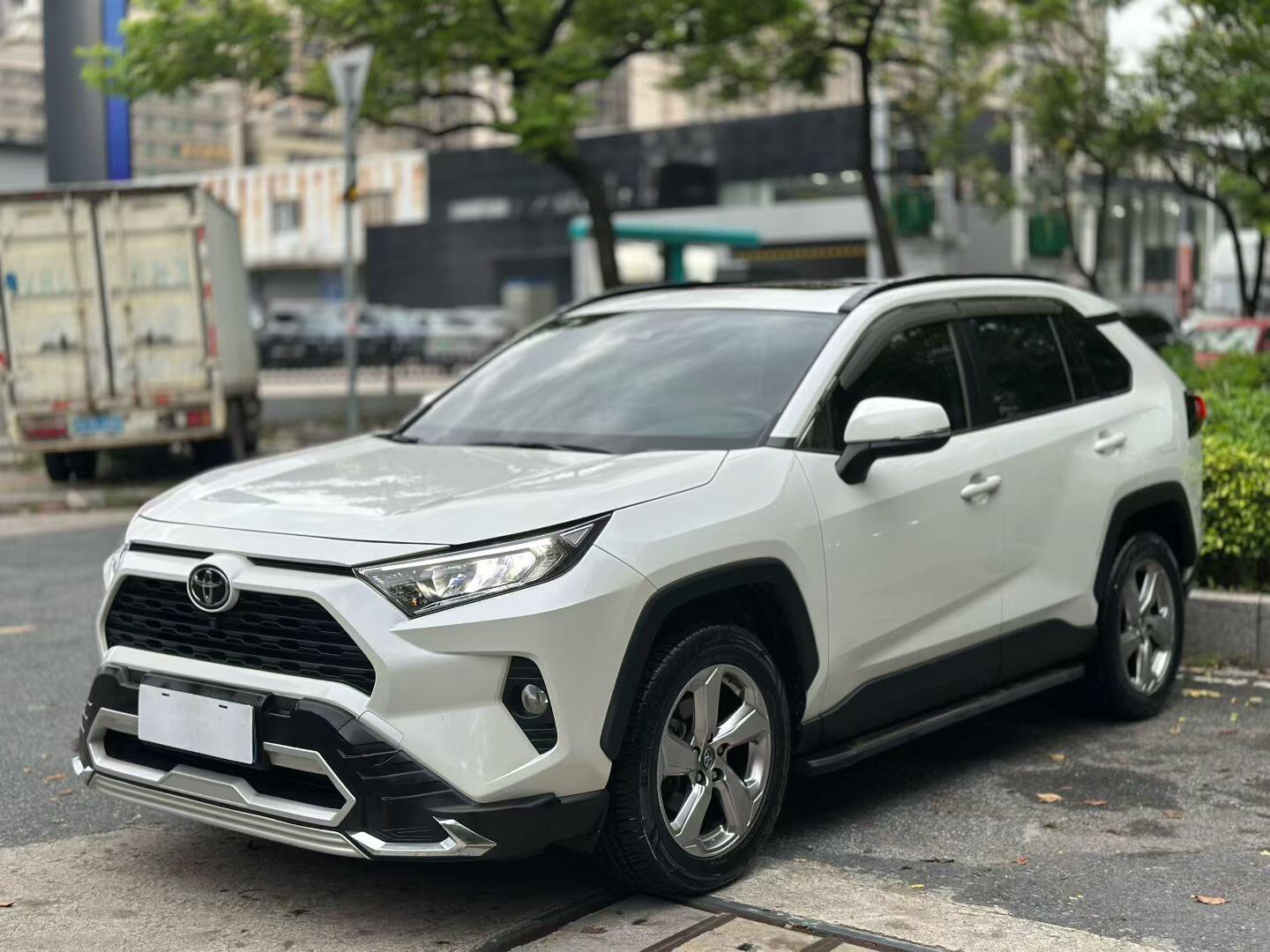 RAV4荣放 2.0 CVT 4WD风尚 Edition PLUS