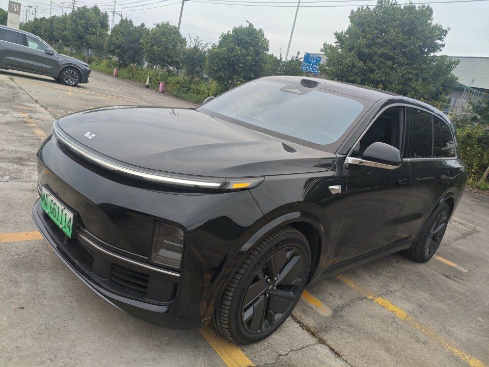 2025 L8 Ultra Smart Refreshed Version