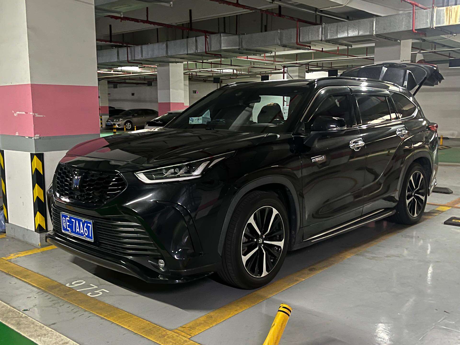 2022 Crown Luxus 2.5 CVT AWD Premium Edition