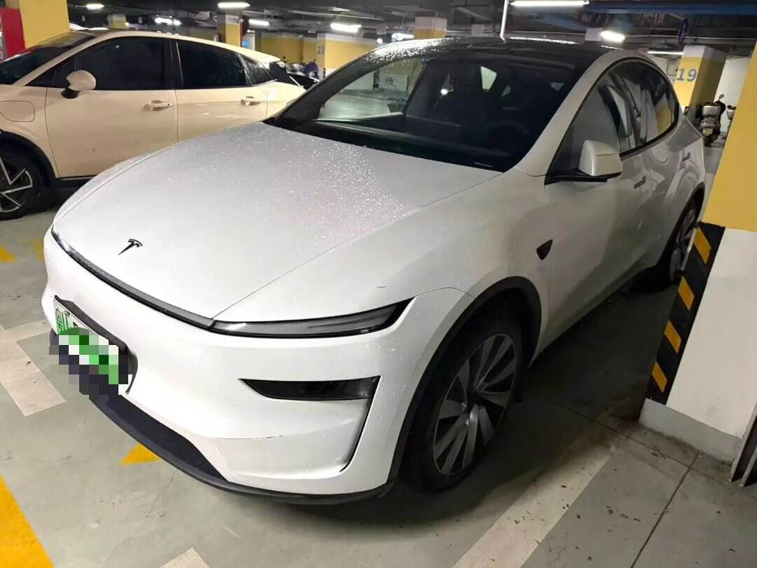 2025 Model Y Long Range AWD