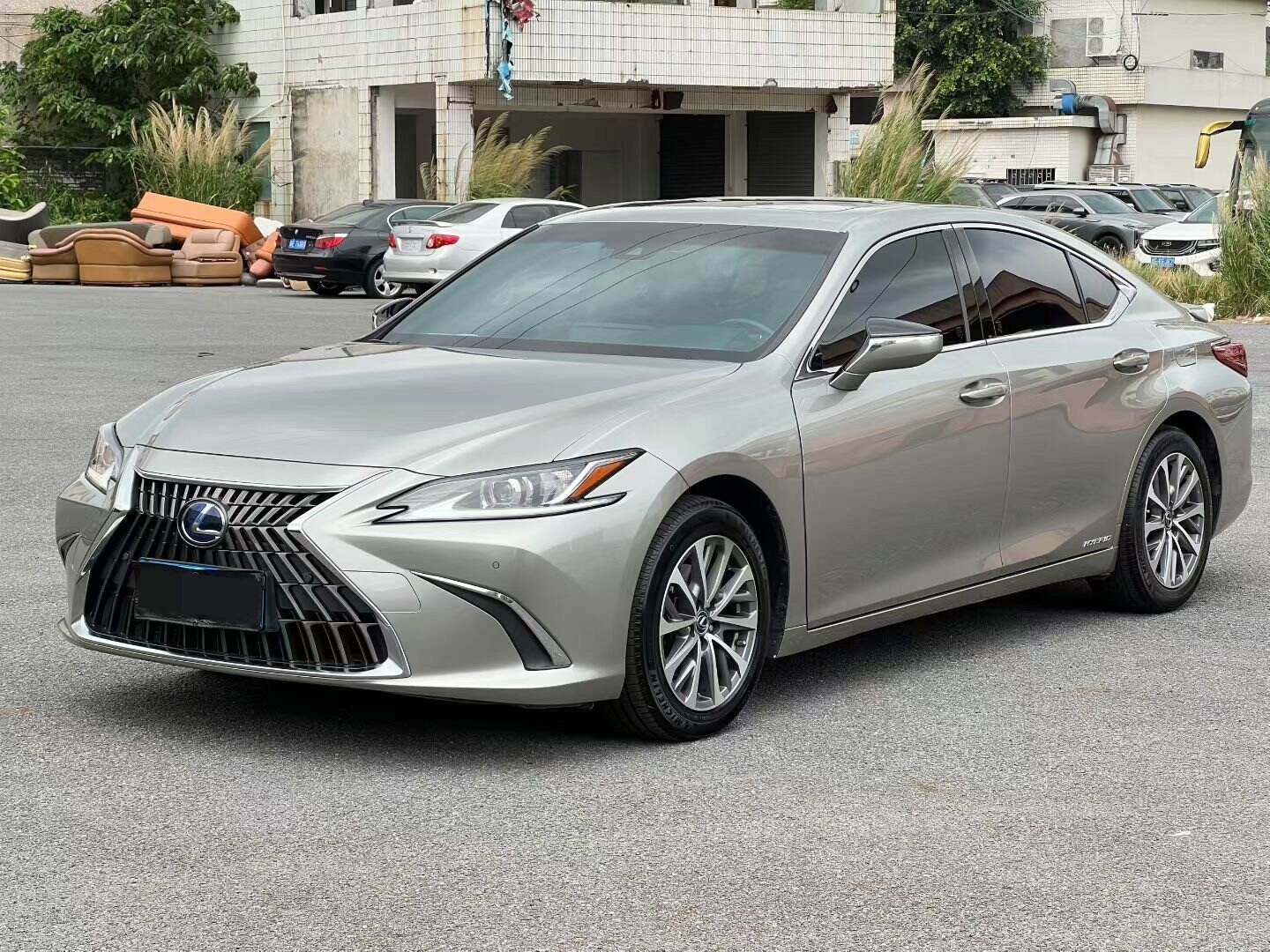 ES300h 2.5 CVT Luxury