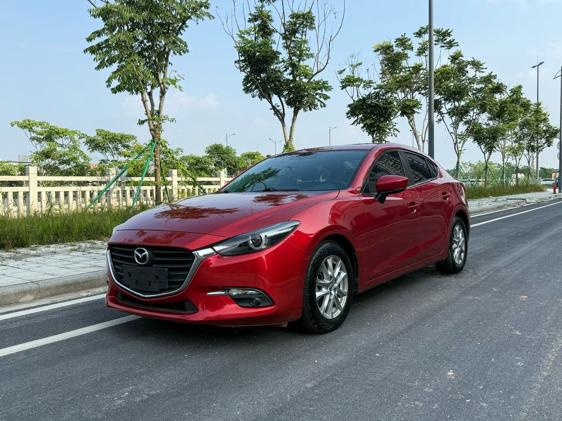 Mazda3 Axela Sedan 1.5 Luxury