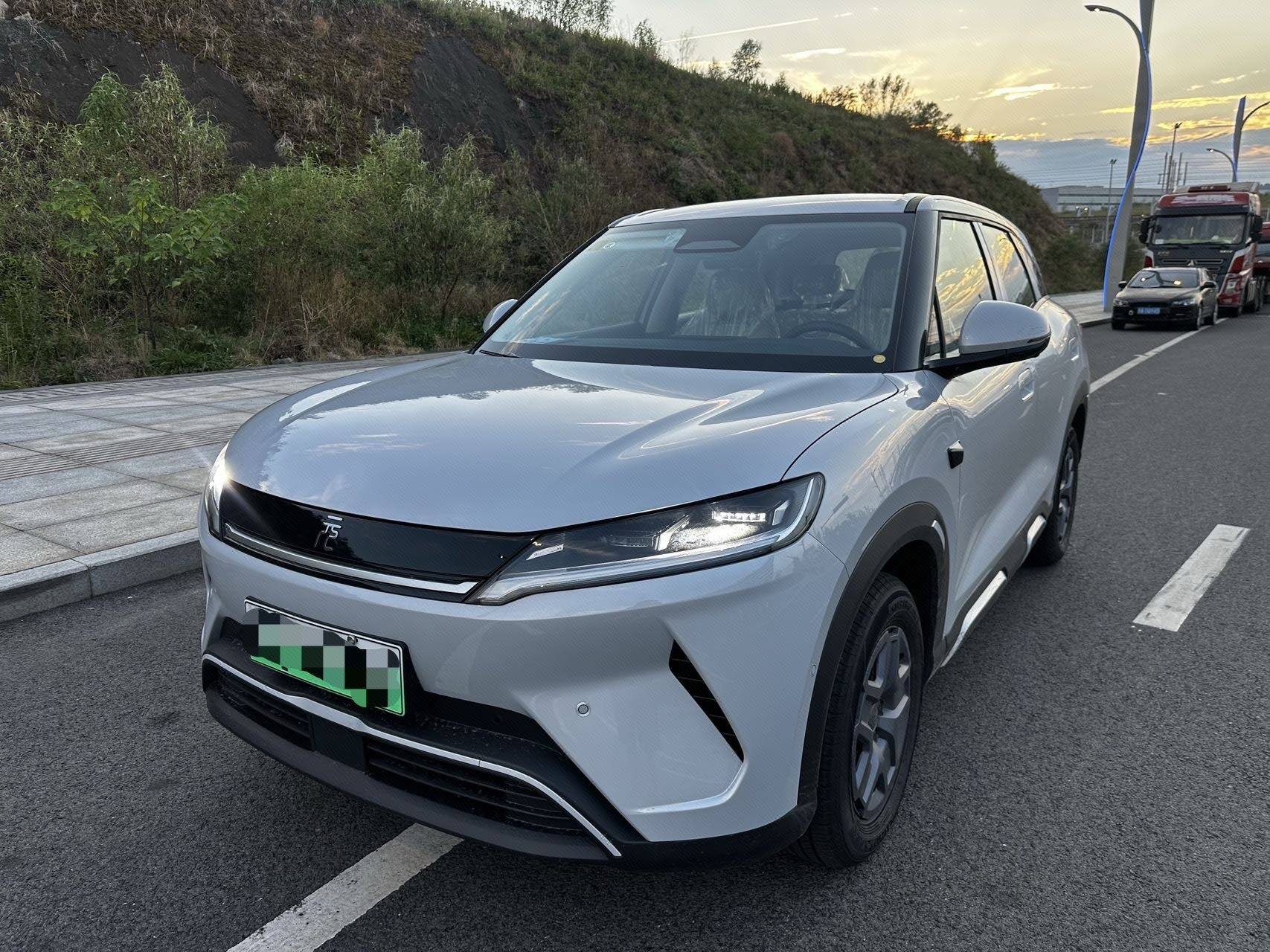 2025 Yuan UP Intelligent Driving Version 401km Dynamic Model