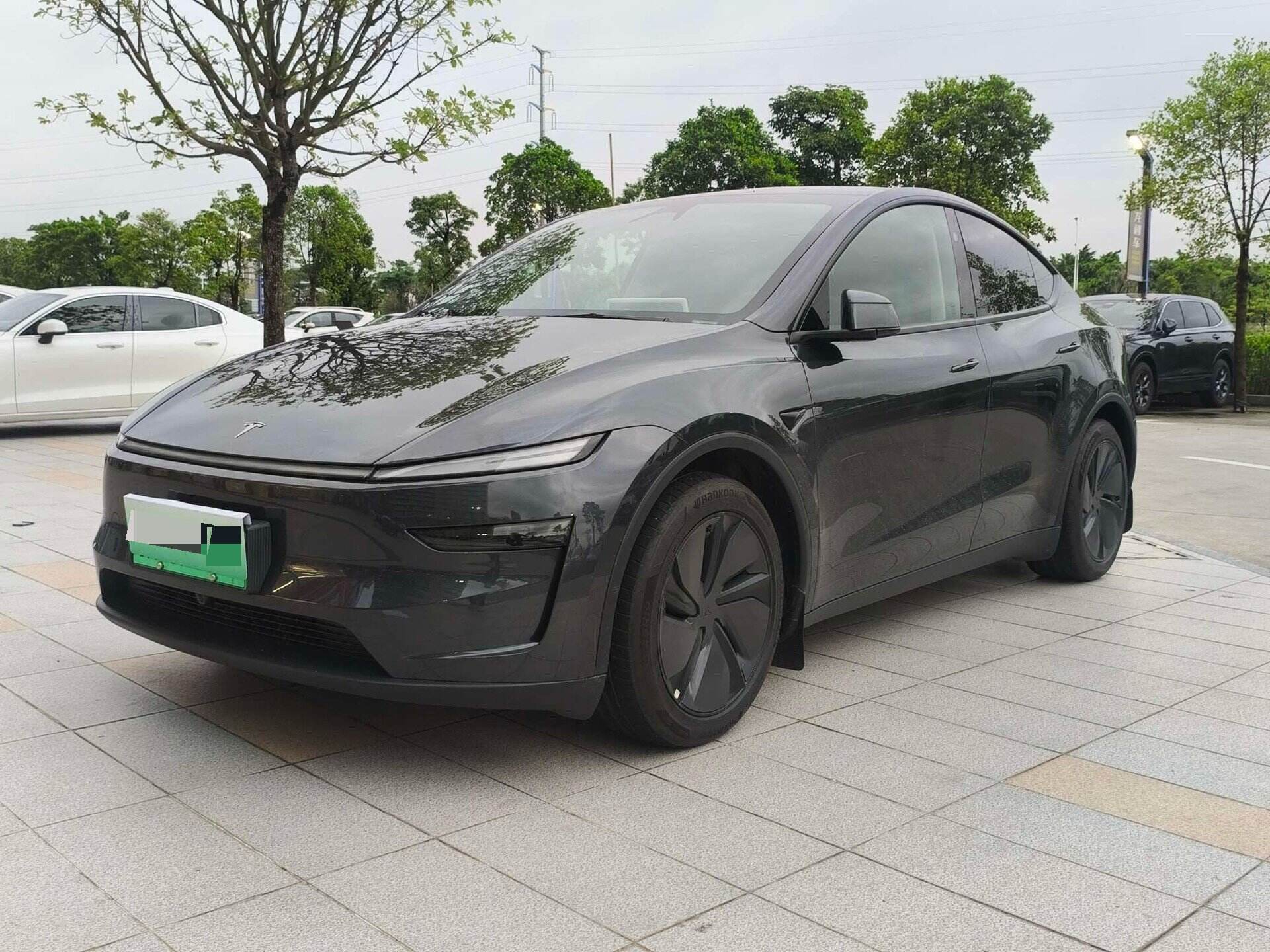 2025 Model Y Long Range AWD