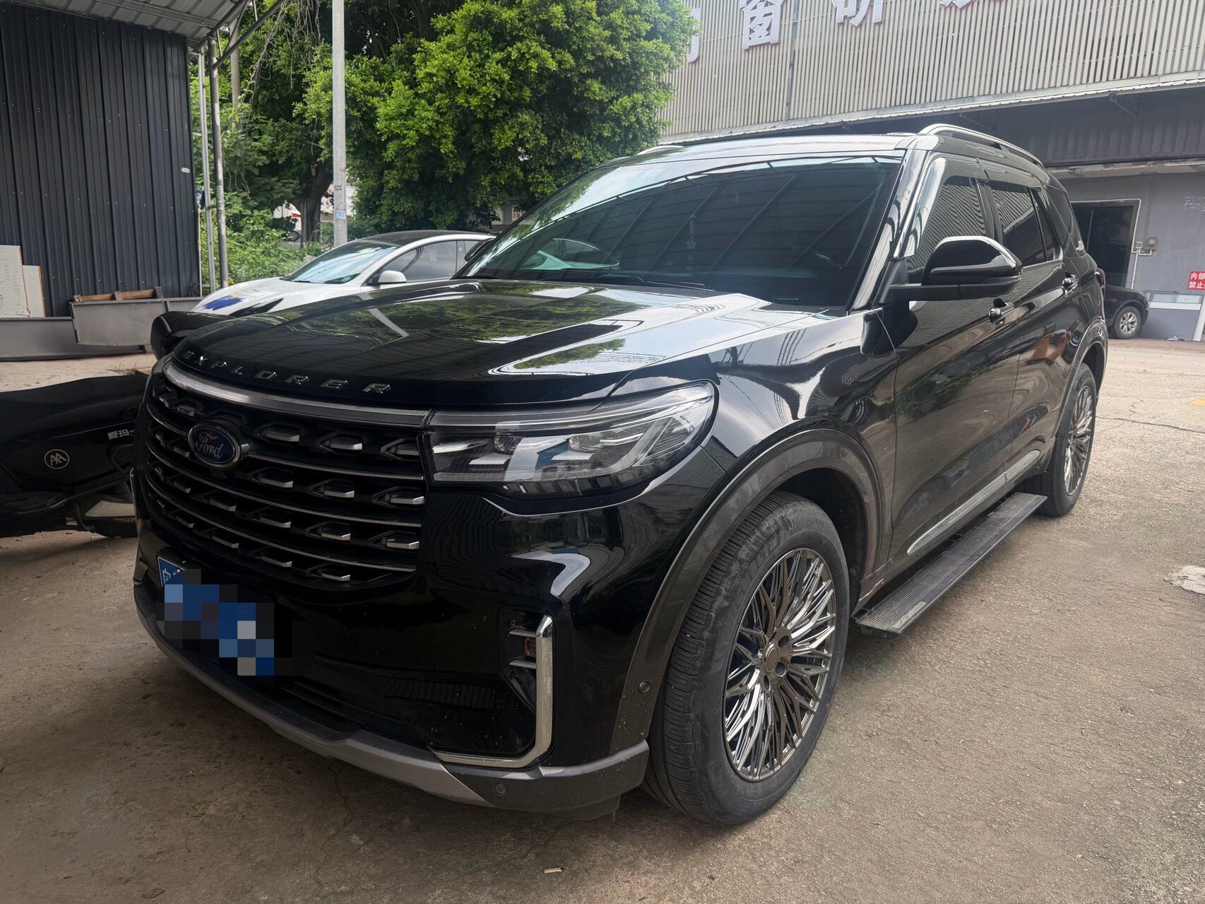 2023 Explorer 2.3T EcoBoost 285 AWD Titanium 7-seat
