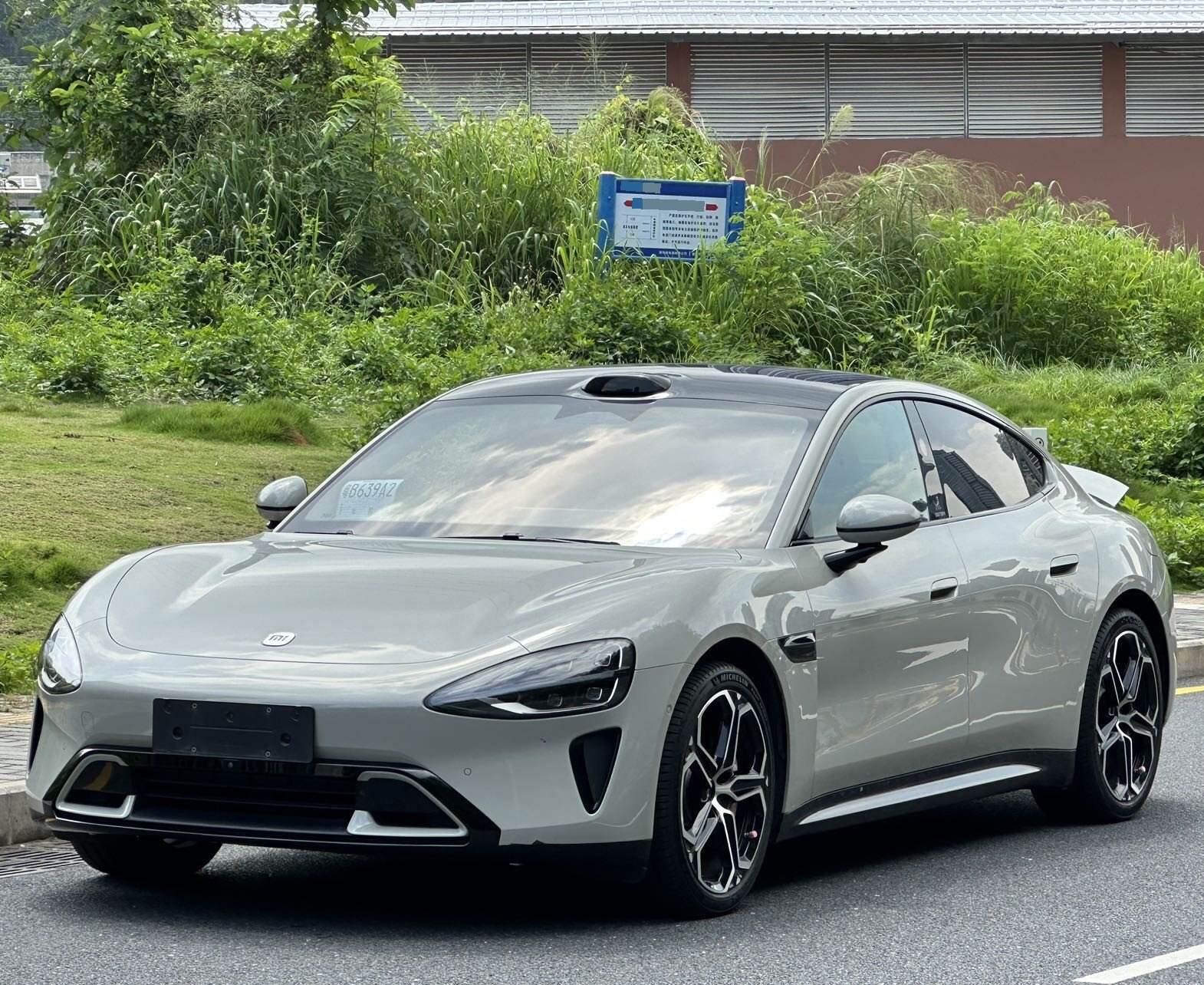 2024 SU7 830 km rear-wheel-drive ultra-long range advanced intelligent driving Pro version