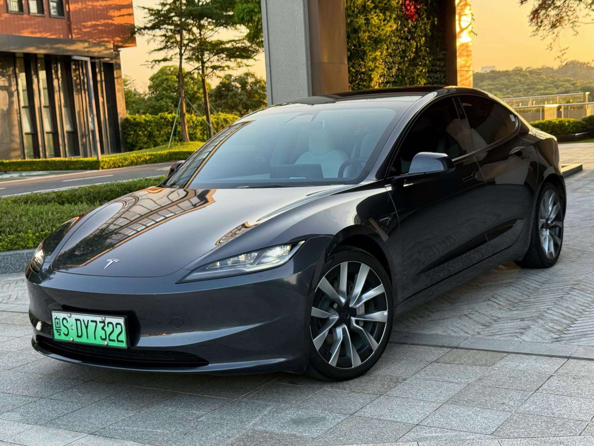 2023 Model 3 Changchuxian Huanxin Ban Shuangjidian Quanluochei Drive