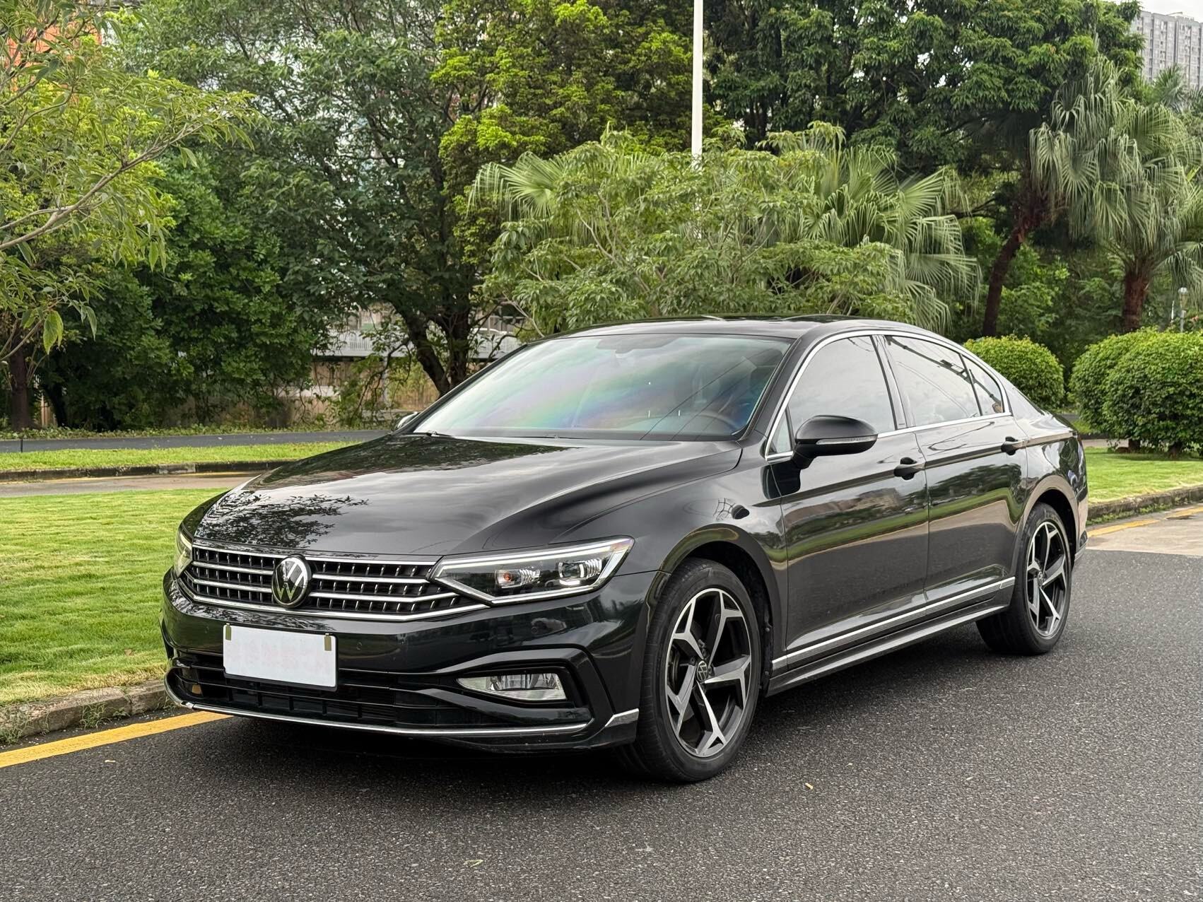 2023 Magotan 2.0TSI 330TSI 200 Ten Thousand Vehicles Commemorative Leading Edition