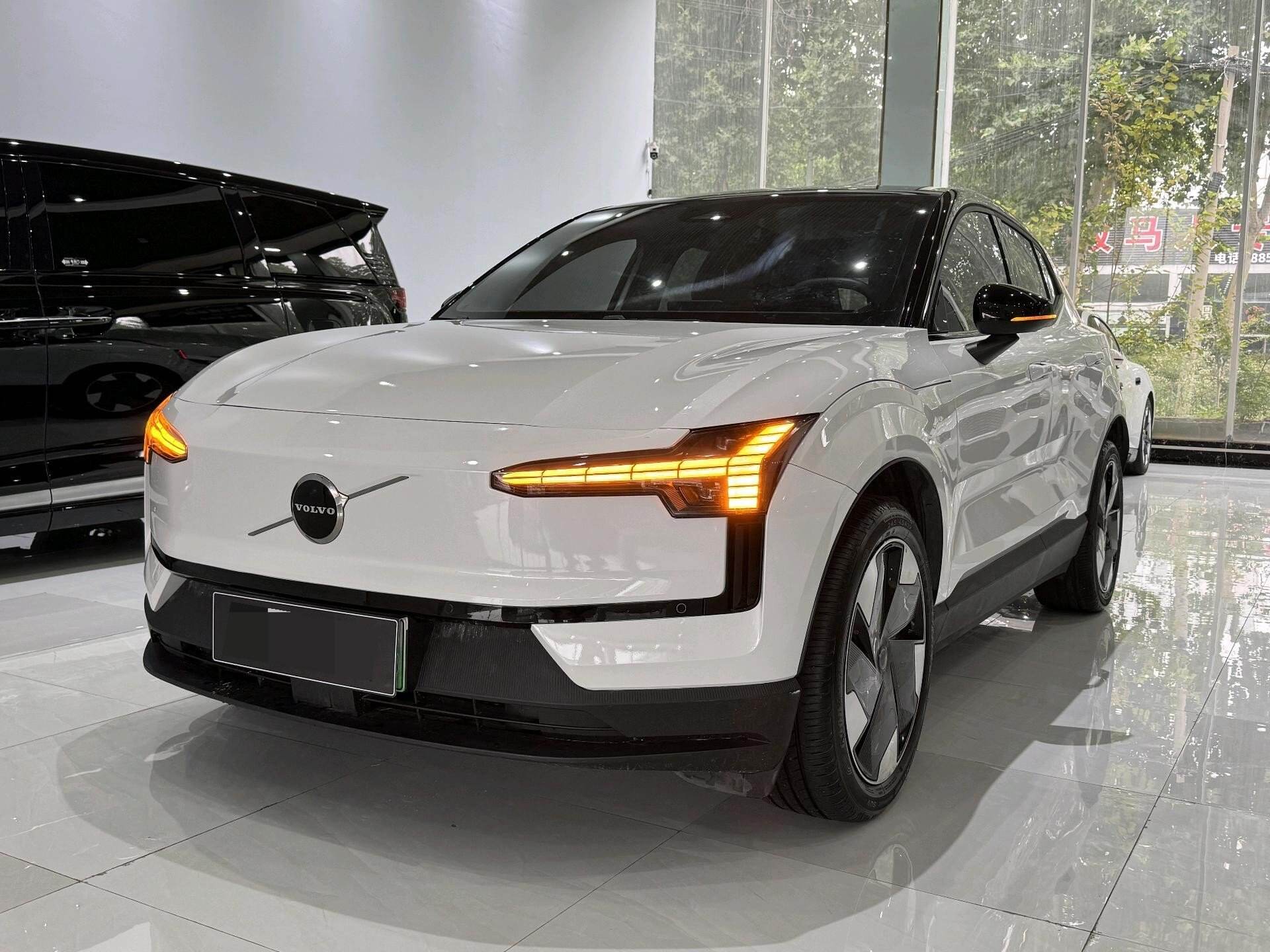 2024 EX30 后驱长续航版 Plus