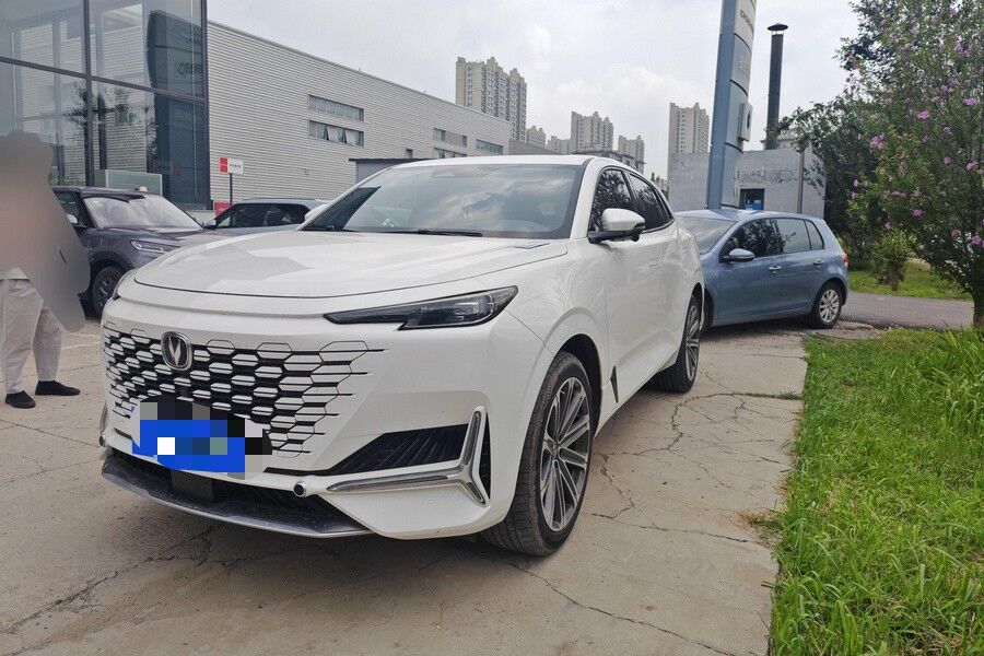 UNI-K 2.0T AWD Luxury Edition