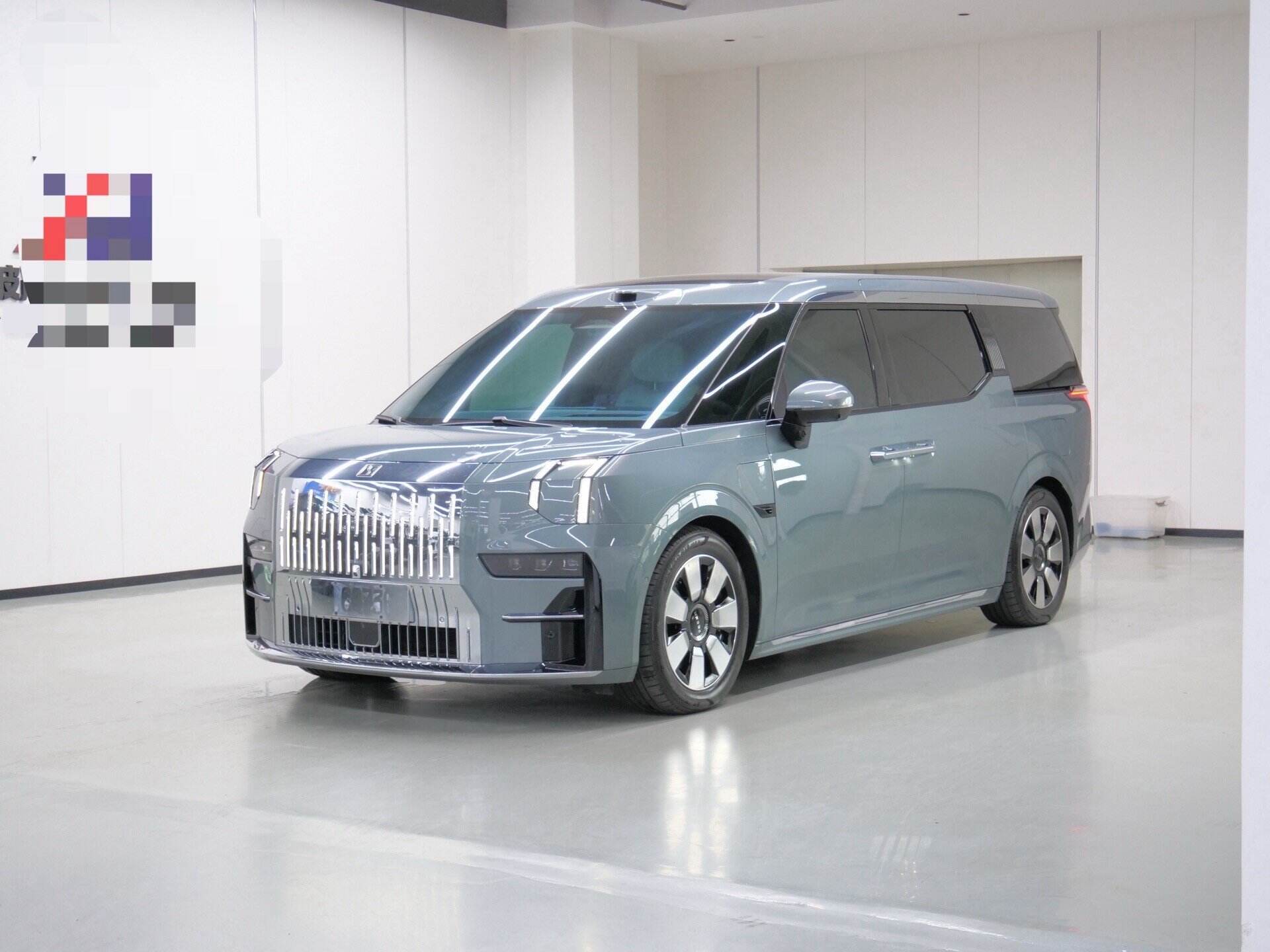 2024 Zeekr 009 Six-Seat Executive Version All-Wheel Drive 108 kWh
