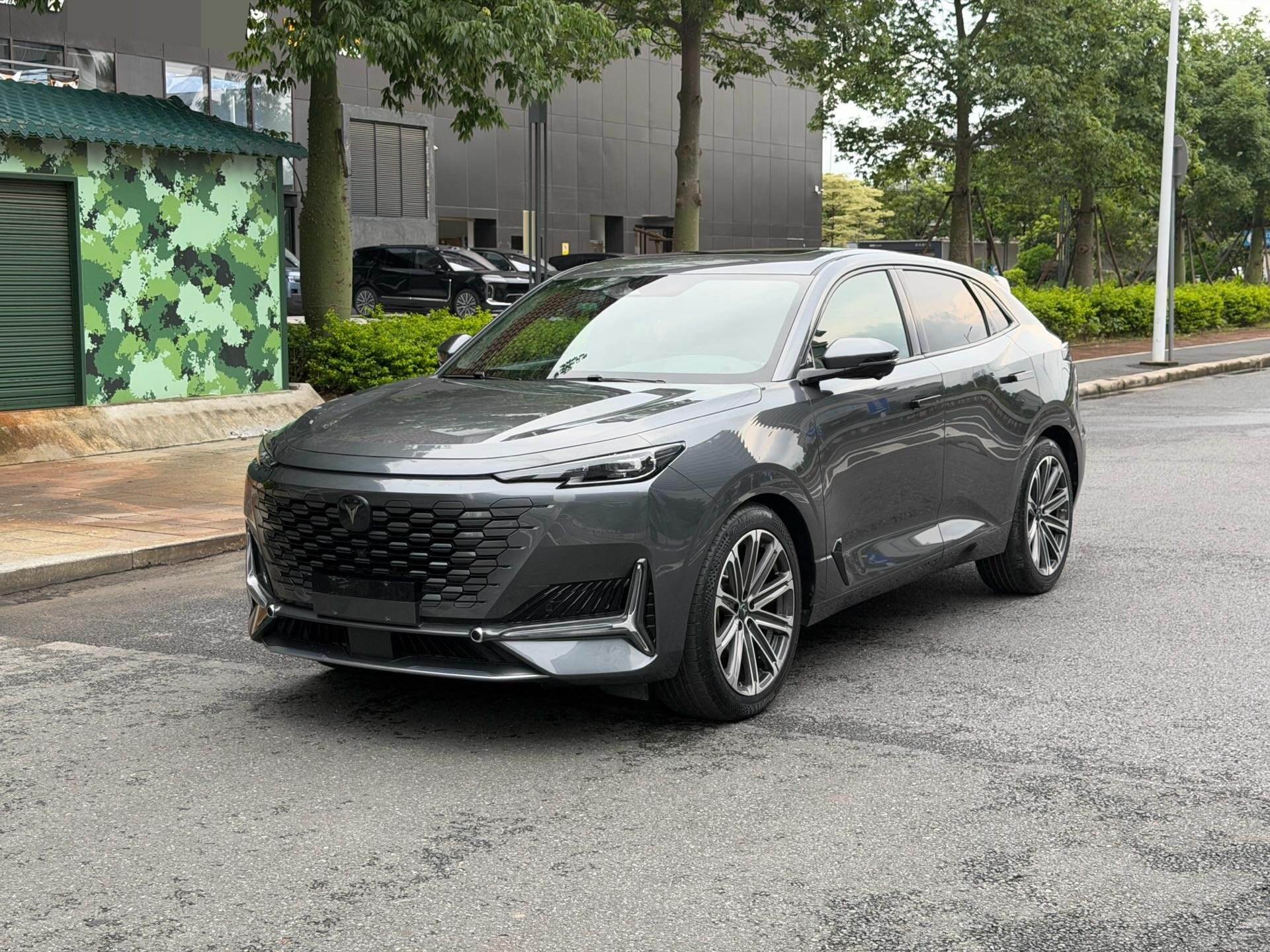 UNI-K 2.0T Luxury Edition