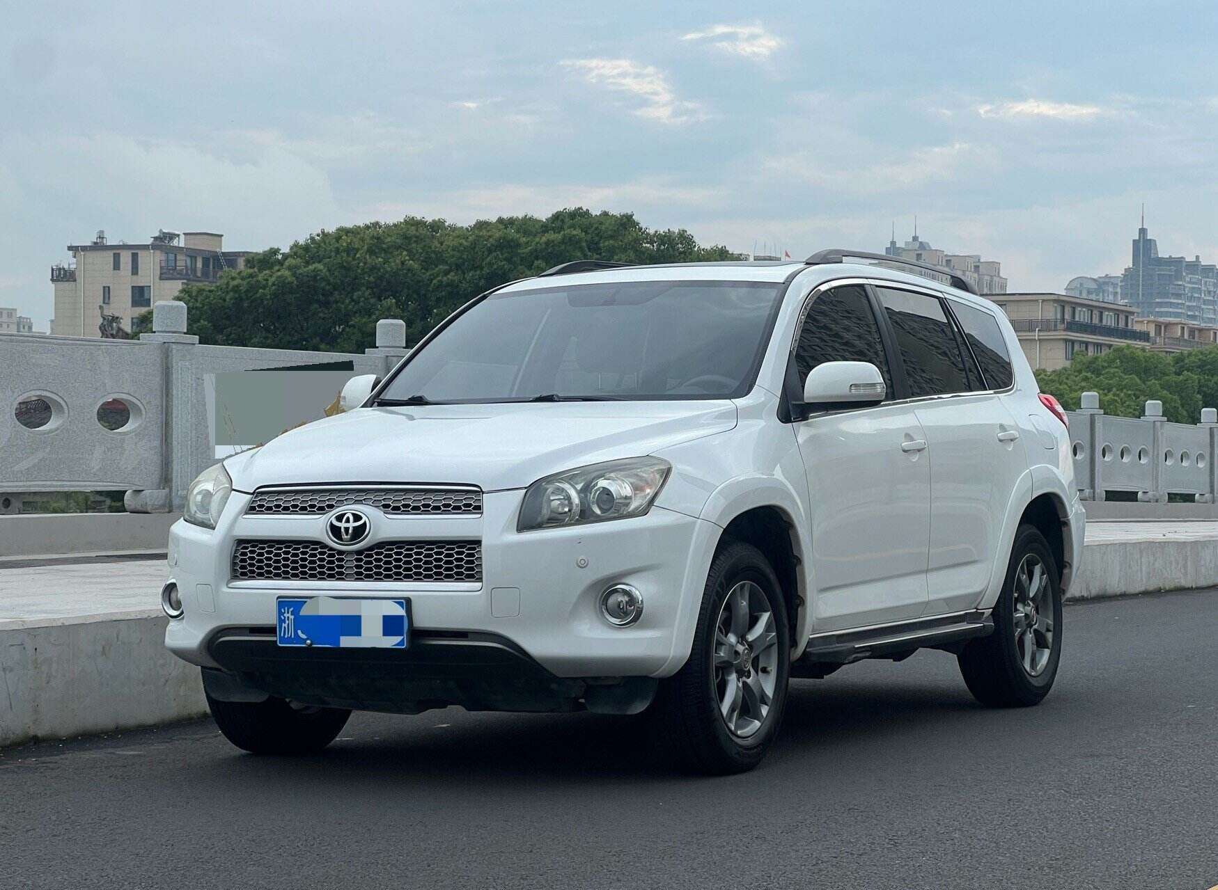 2013 RAV4 2.0 TeX Jingying Edition