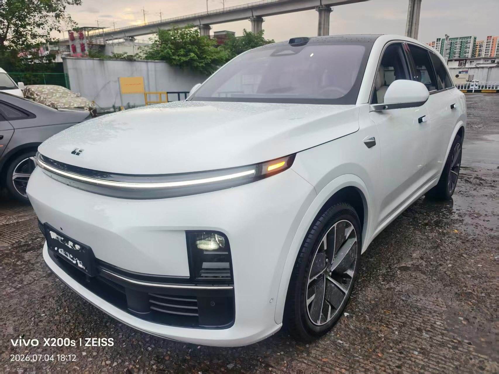 2025 L7 Ultra Smart Refresh Edition