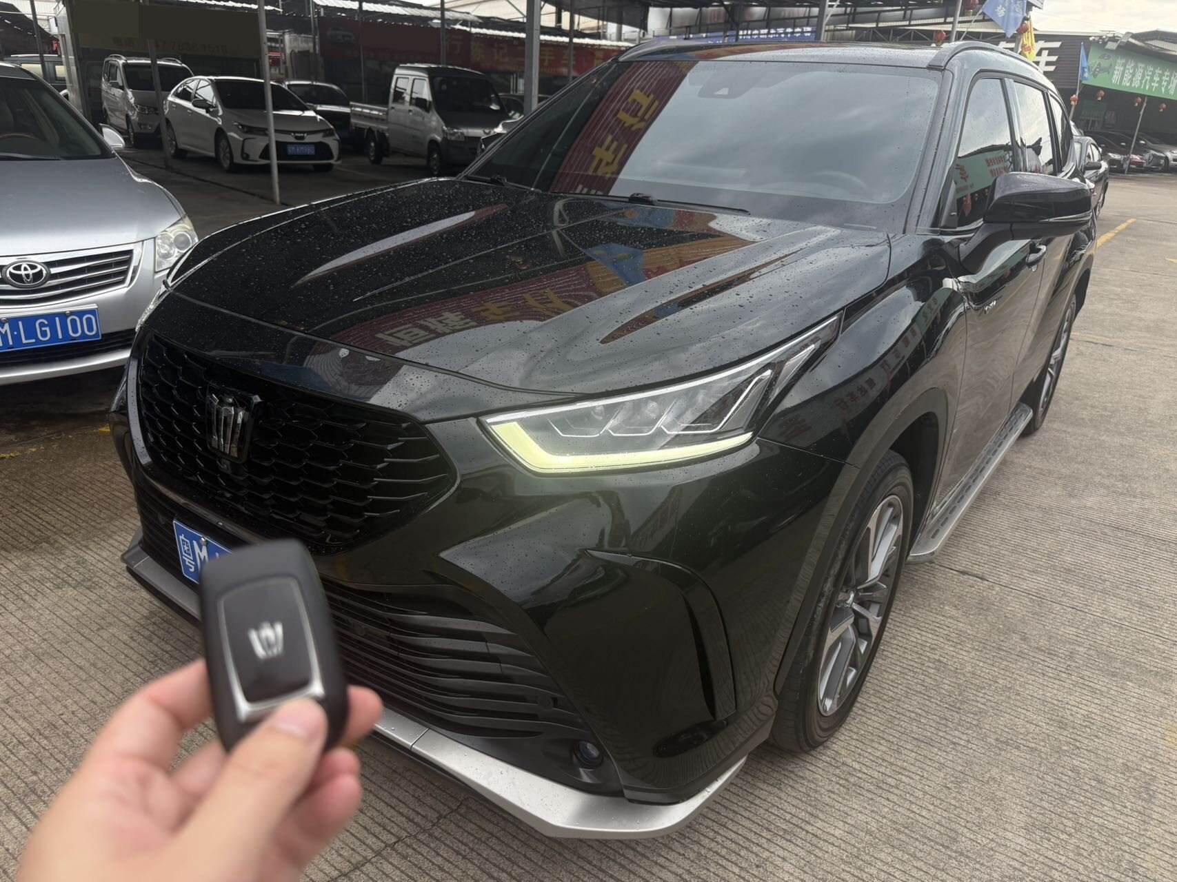 2024 Crown Luxus L HEV 2.5 CVT AWD Premium Edition